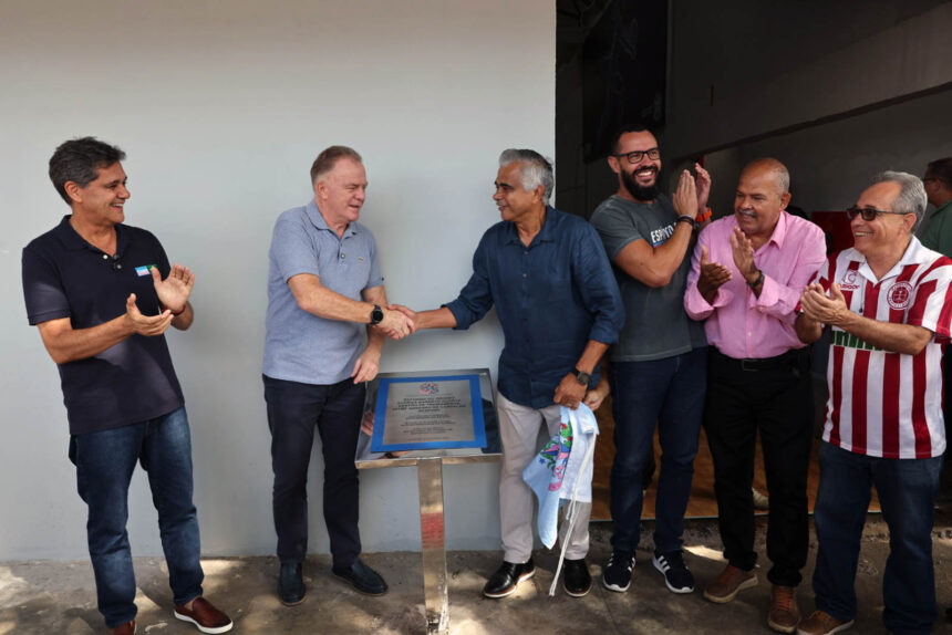 Governador Renato Casagrande inaugura ginásio no Espírito Santo