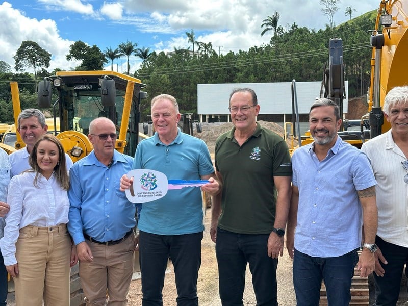 O governador Renato Casagrande entrega obras de infraestrutura e assina ordens de serviço para o turismo em Conceição do Castelo.