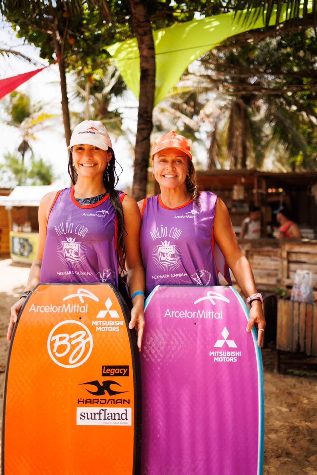 As capixabas Neymara Carvalho e Luna Hardman chegam invictas e motivadas para a abertura do Circuito Brasileiro de Bodyboarding na Praia da Taibinha.