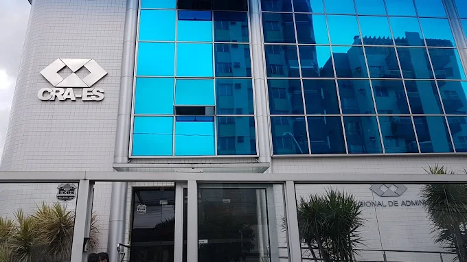 Fachada do conselho de Administração do Espírito Santo na Enseada do Suá.