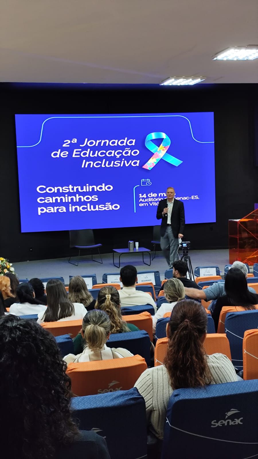 Educadores reunidos em Vitória para seminário de educação inclusiva.