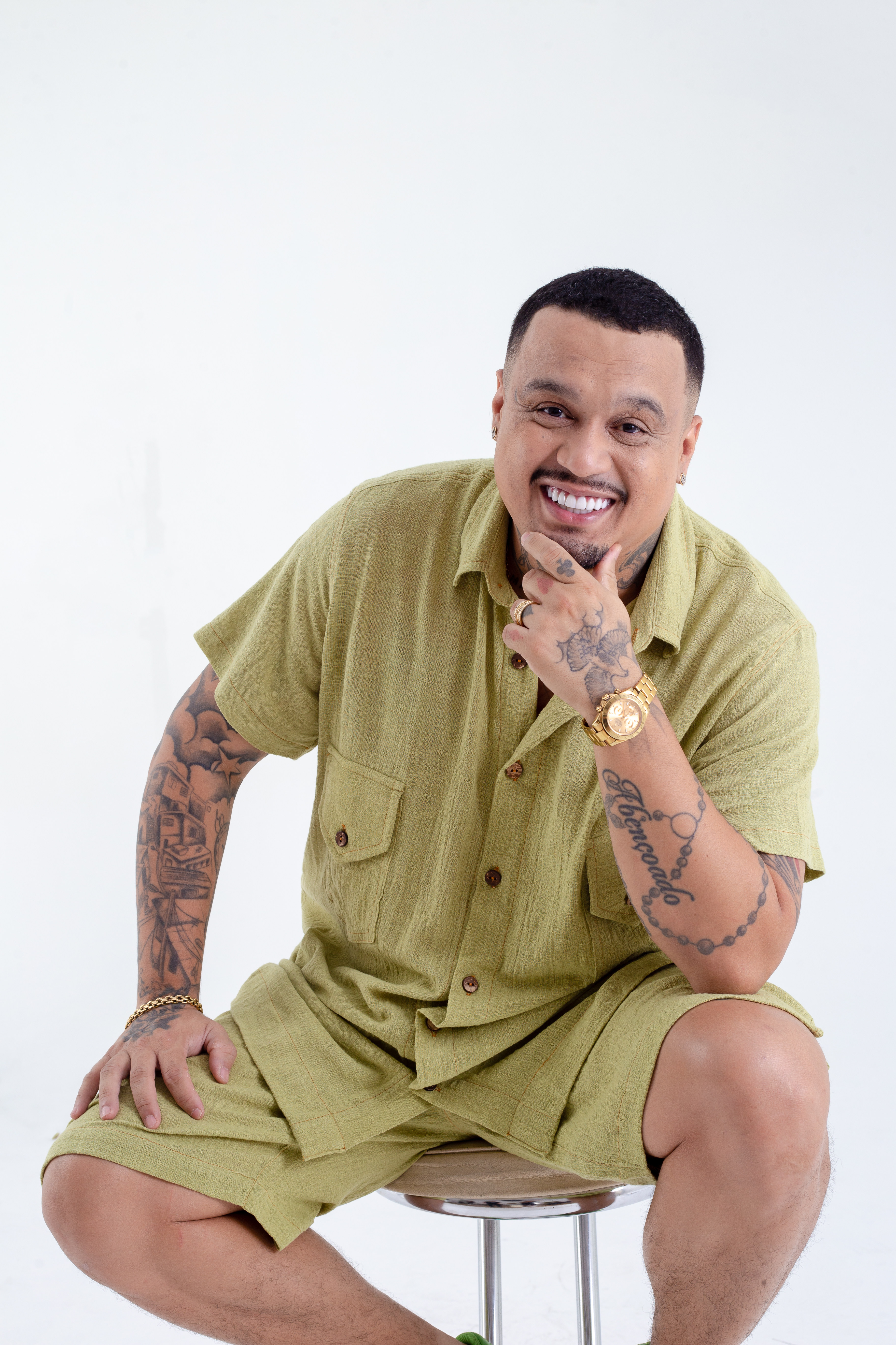 Thiago Soares em apresentação de pagode no Gordinho Sambão em Vitória