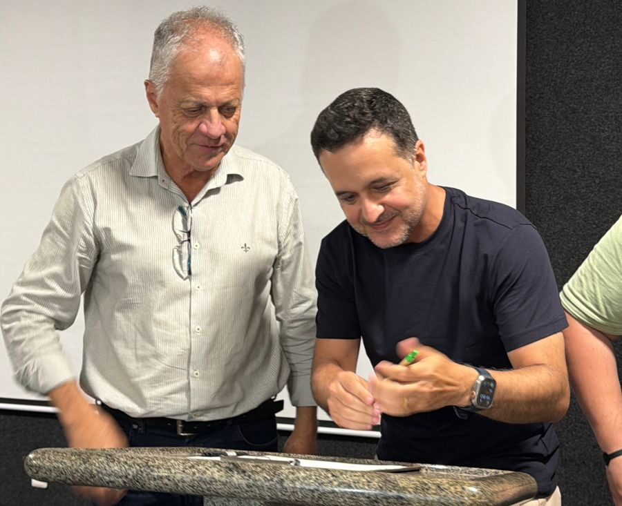 Gandini anuncia novo zoneamento que libera energia e água para moradores de Guarapari