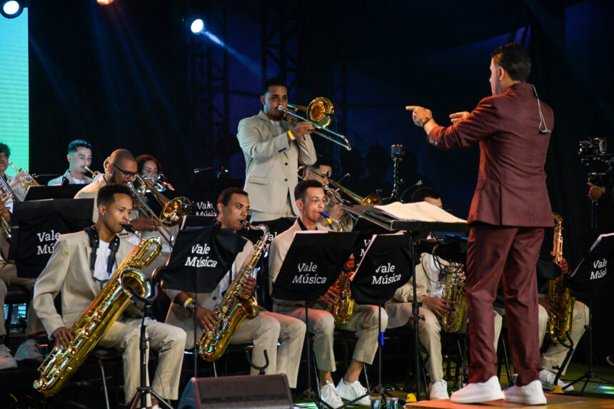 O músico Michael Pipoquinha durante apresentação de jazz para o público capixaba.