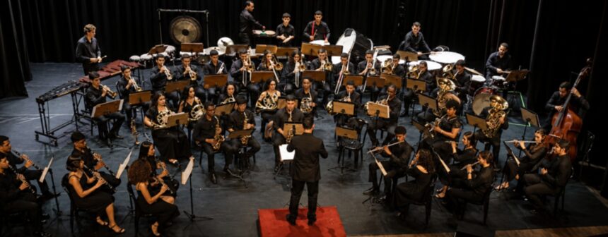 Concertos acontecem no próximo dia 20 de maio a partir das 19 horas na Praça Costa Pereira e no Theatro Carlos Gomes.