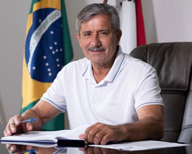 Reunião estratégica entre o prefeito de Presidente Kennedy e representantes de empresas portuárias e industriais.