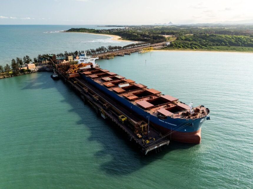 Operação industrial da Samarco com foco em Produção Sustentável e descarbonização nos fornos de pelotização.