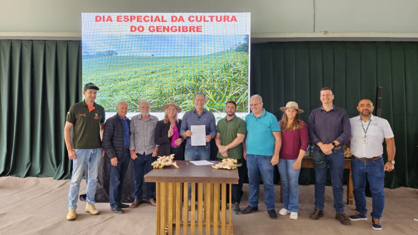 Autoridades e agricultores no Dia Especial da Cultura do Gengibre 2026 em Santa Maria de Jetibá.