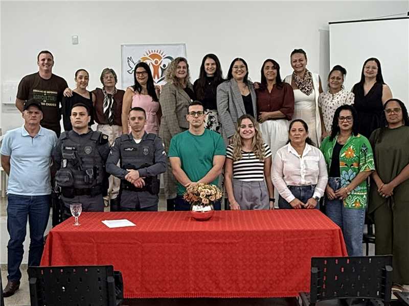 Autoridades de Alfredo Chaves reunidas no auditório da Unidade de Saúde do Cajá durante o evento do Nuprevi.
