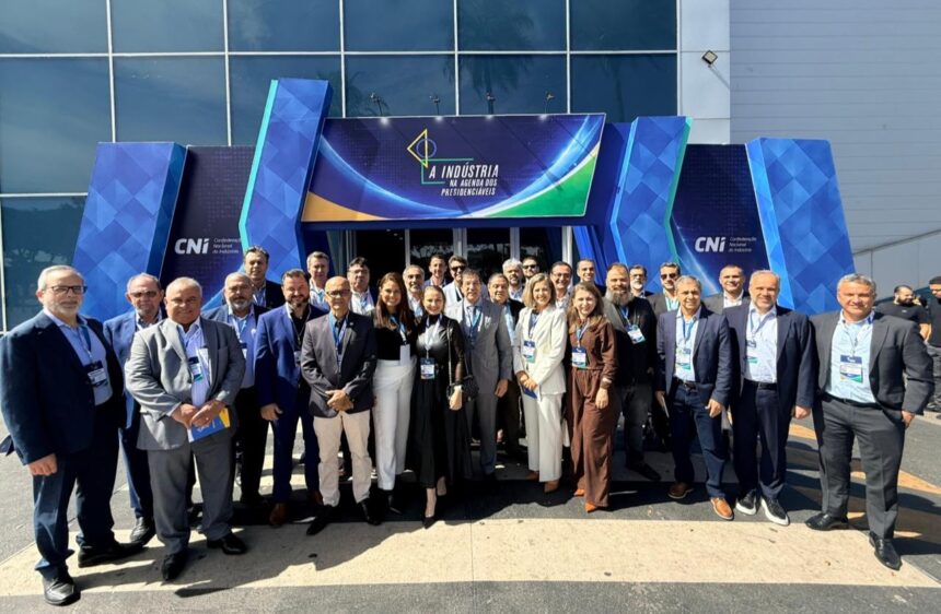 Representantes da indústria capixaba reunidos em Brasília em debate sobre o setor industrial.