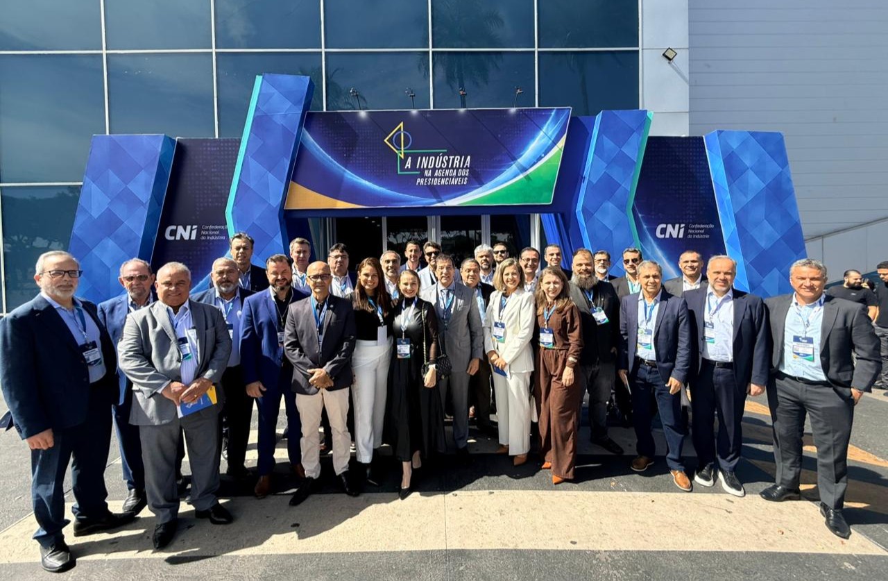 Representantes da indústria capixaba reunidos em Brasília em debate sobre o setor industrial.