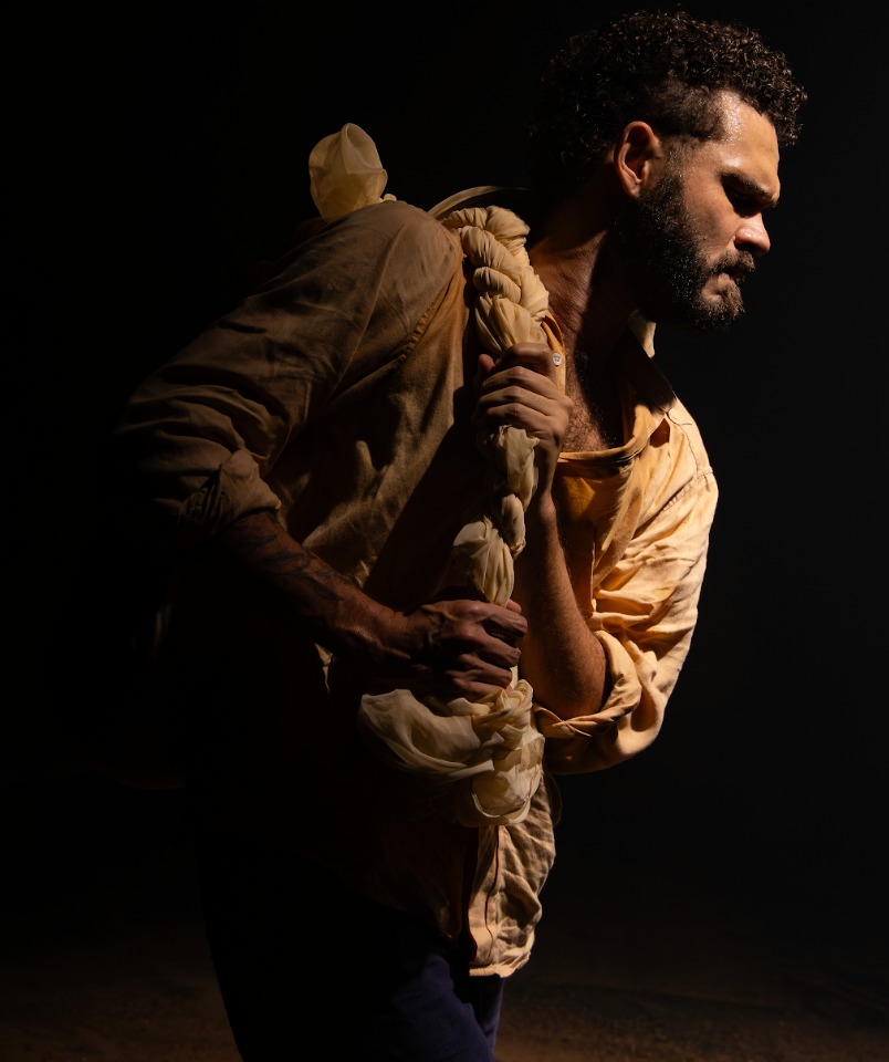 Espetáculo de dança contemporânea discute exaustão e saúde mental em Vitória.