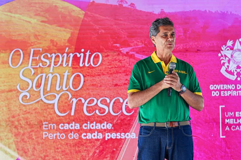 Solenidade oficial do Governo do Estado em Mimoso para anunciar investimentos em drenagem e reforma de rodoviária.