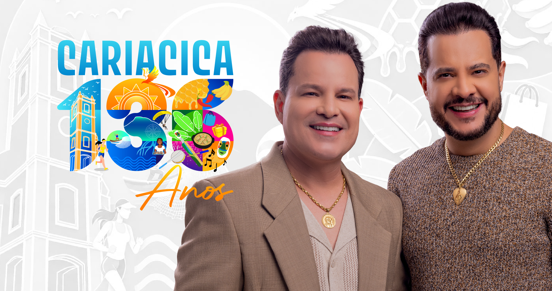 Cantores sertanejos João Neto e Frederico sorrindo em cima do palco durante apresentação musical.