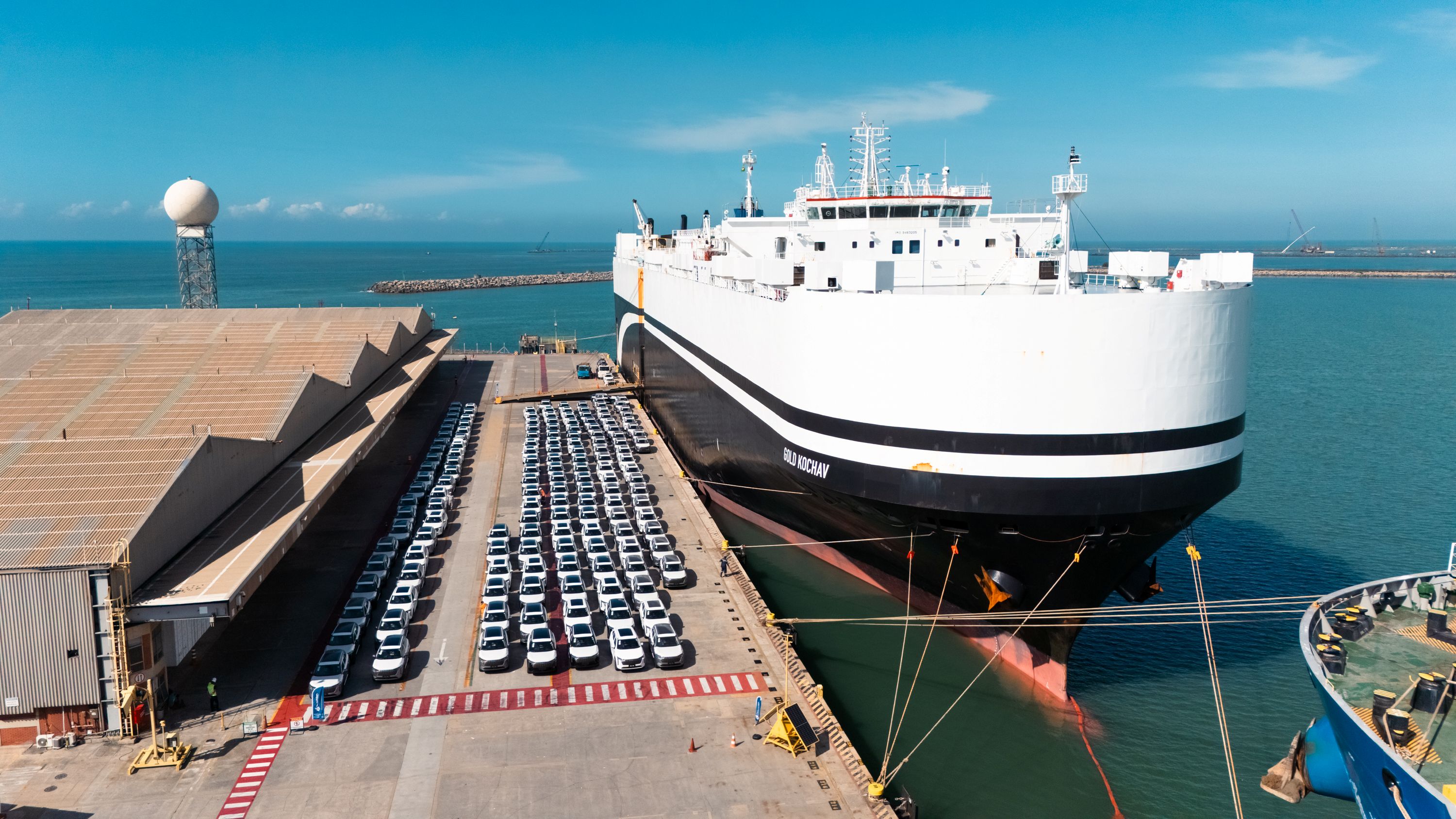 Desembarque de milhares de veículos da GWM no terminal da Portocel no Espírito Santo.