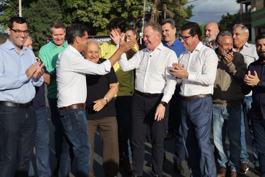 Governador Ricardo Ferraço inaugurando as obras de reabilitação asfáltica da Rodovia São Joaquim em Cachoeiro de Itapemirim.