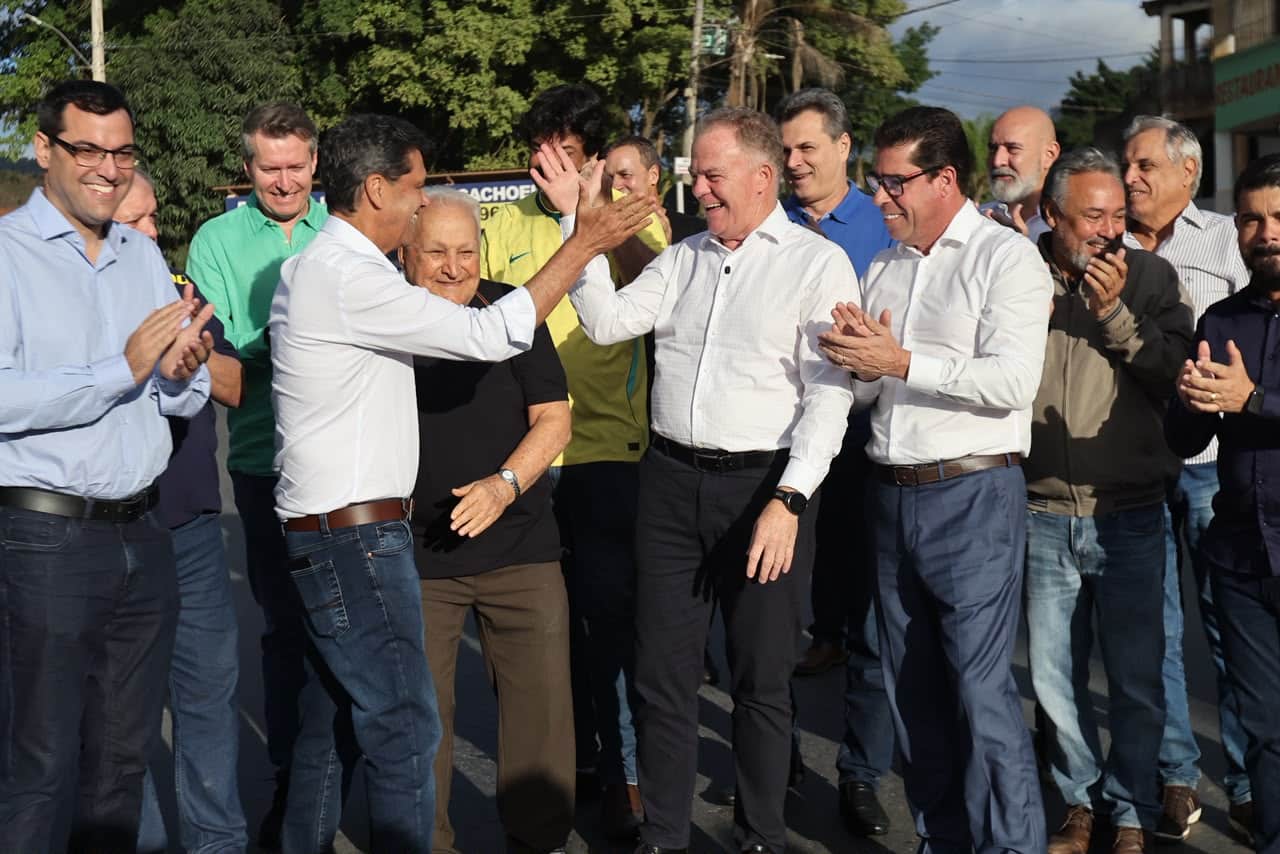Governador Ricardo Ferraço inaugurando as obras de reabilitação asfáltica da Rodovia São Joaquim em Cachoeiro de Itapemirim.