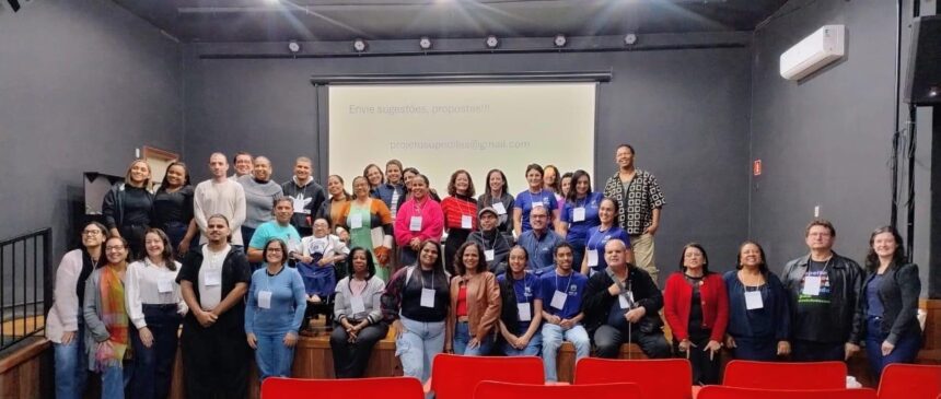 Integrantes de conselhos municipais e cidadãos reunidos em debate de inclusão para o Plano Estadual dos Direitos da Pessoa com Deficiência no ES.
