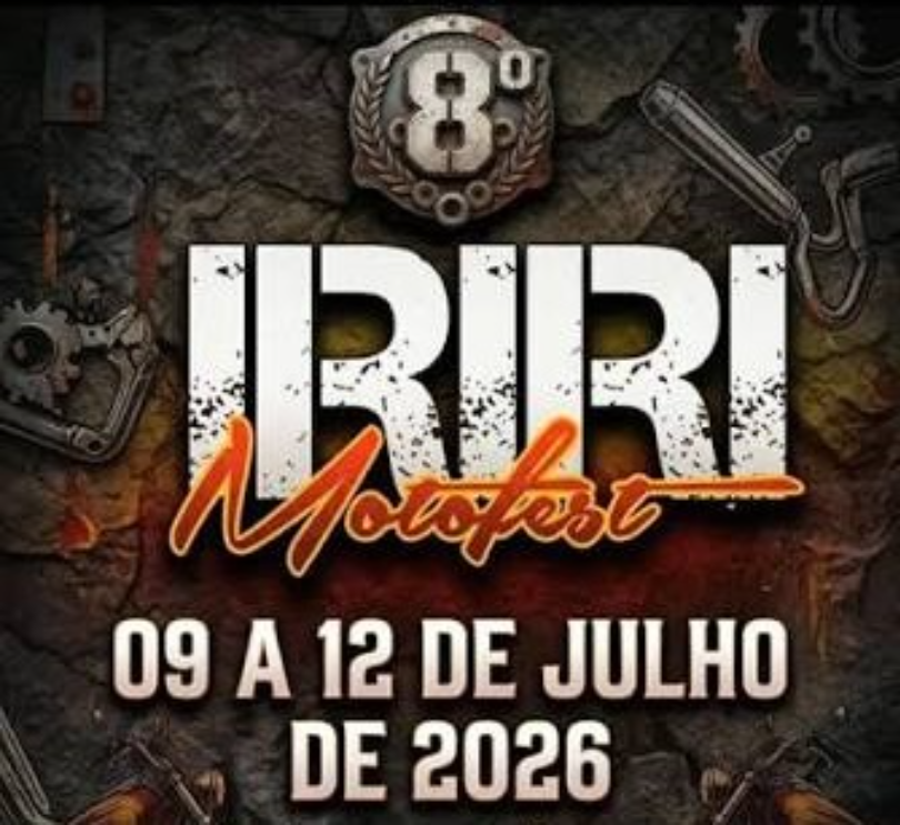 Motocicletas customizadas estacionadas durante o festival Iriri Moto Fest no balneário de Anchieta, Espírito Santo.