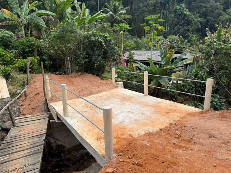 Nova ponte de concreto construída, na localidade rural de Boa Vista.