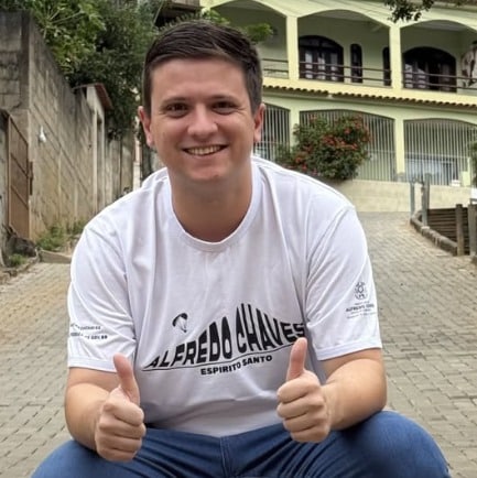 Prefeito de Alfredo Chaves durante a solenidade do repasse para a Associação Pestalozzi