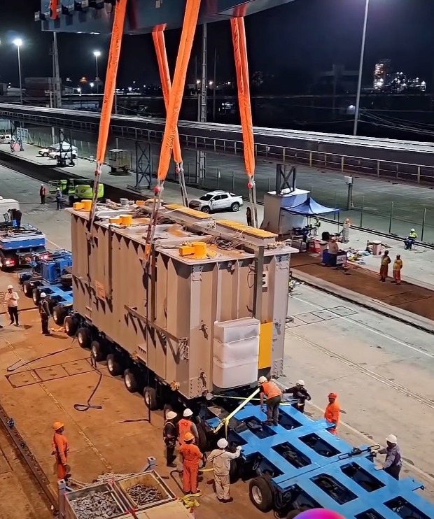 Porto capixaba de movimentação de cargas afetado pela nova tarifa comercial dos Estados Unidos.