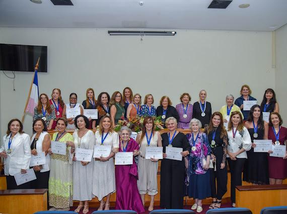 integrantes da AJEB-ES em evento cultural no Espírito Santo.