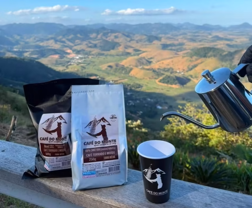 Produtos e cafés expostos representando Alfredo Chaves na RuralturES em 2026.