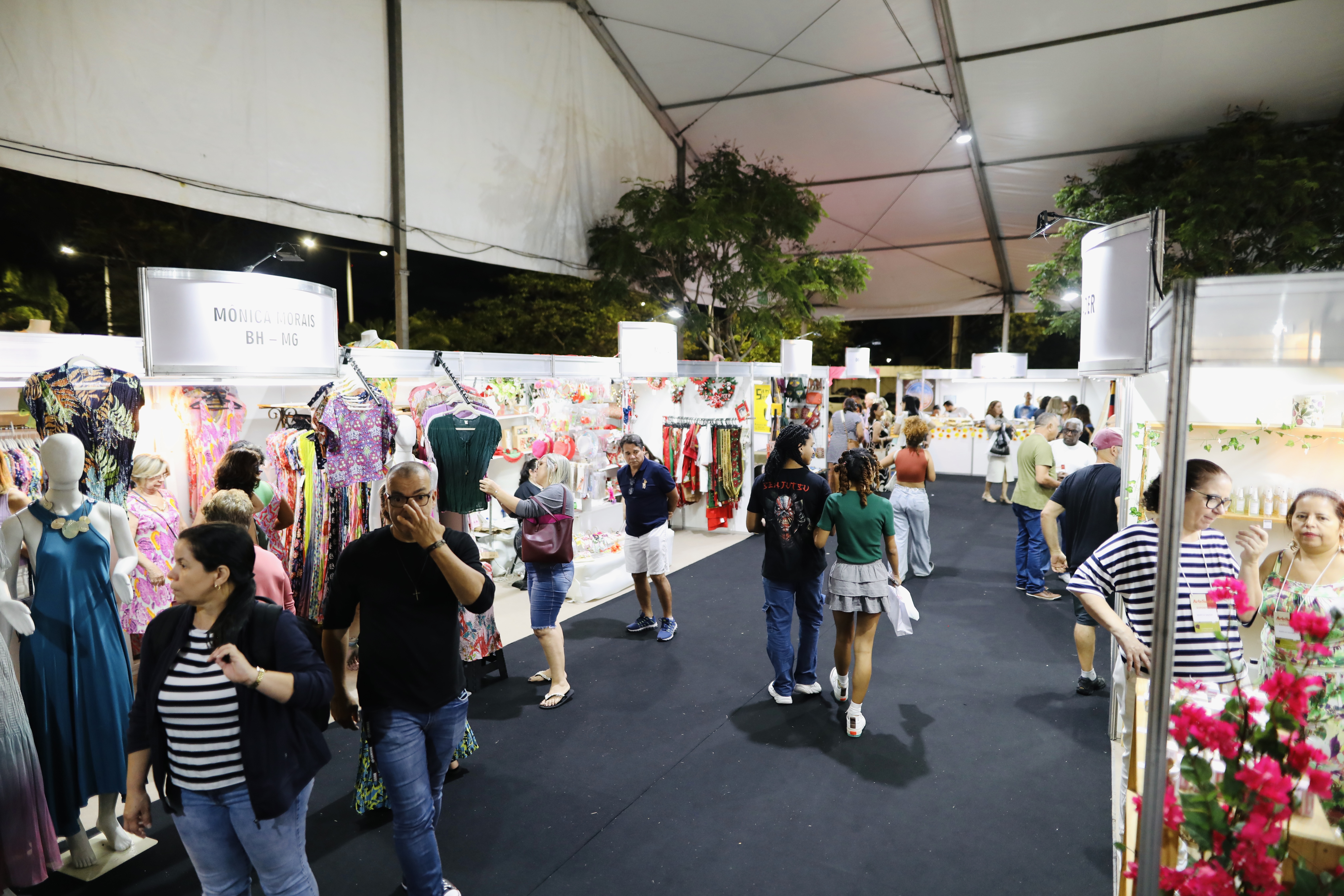 ArteSanto 2026 Reúne 500 Expositores de 10 Estados na Praça do Papa entre 5 e 13 de setembro em Vitória.