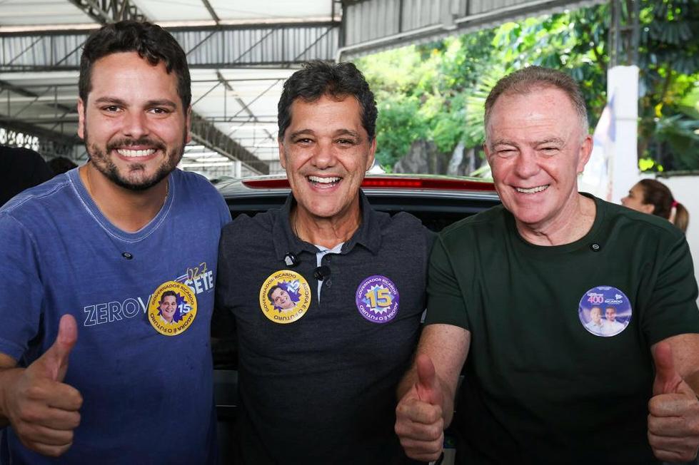 O pré-candidato Ricardo Ferraço, Camilo Neves e Renato Casagrande reunidos em análise do Espírito Santo Eleição 1º Turno.