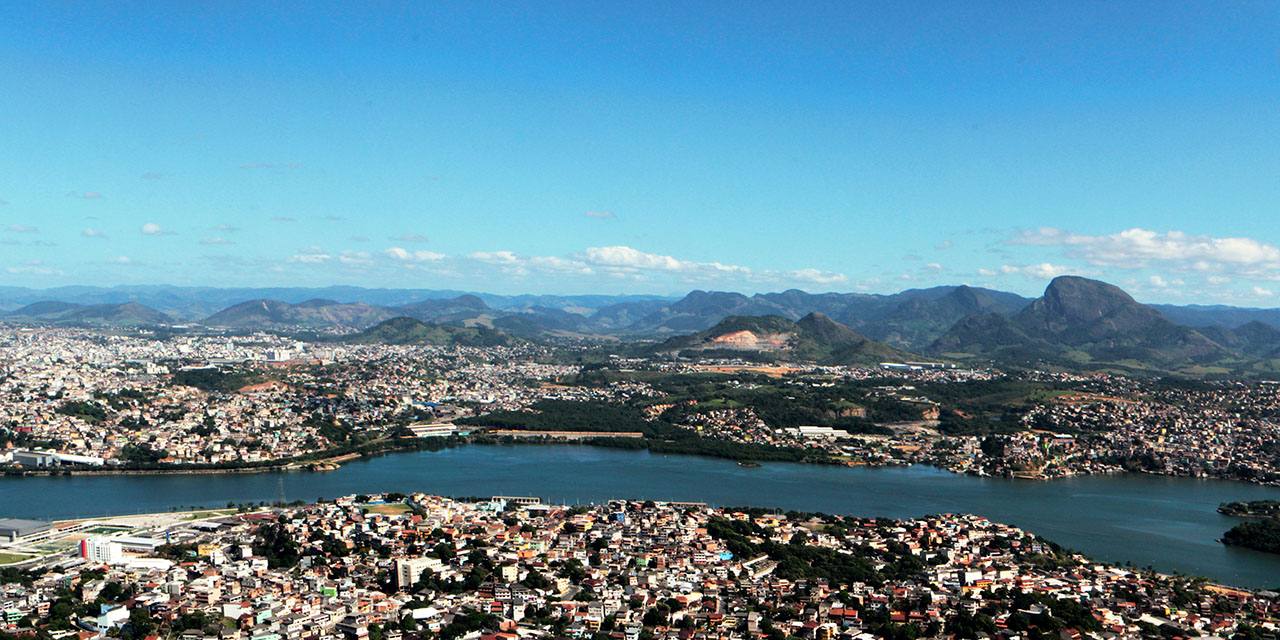 Obras de infraestrutura e polos industriais representando o crescimento do ICMS em Cariacica em 2027.