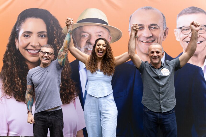 Karla Coser em discurso no lançamento de sua candidatura a deputada estadual em Vitória.