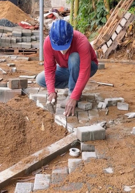 Obras de pavimentação e melhorias urbanas representando as obras de infraestrutura em Anchieta em 2026.