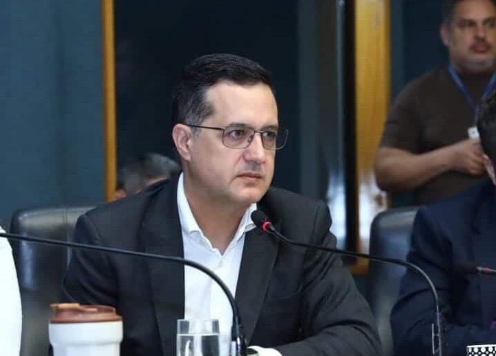 Reunião sobre a parceria do Detran e Iema para medir poluição veicular na Ales.