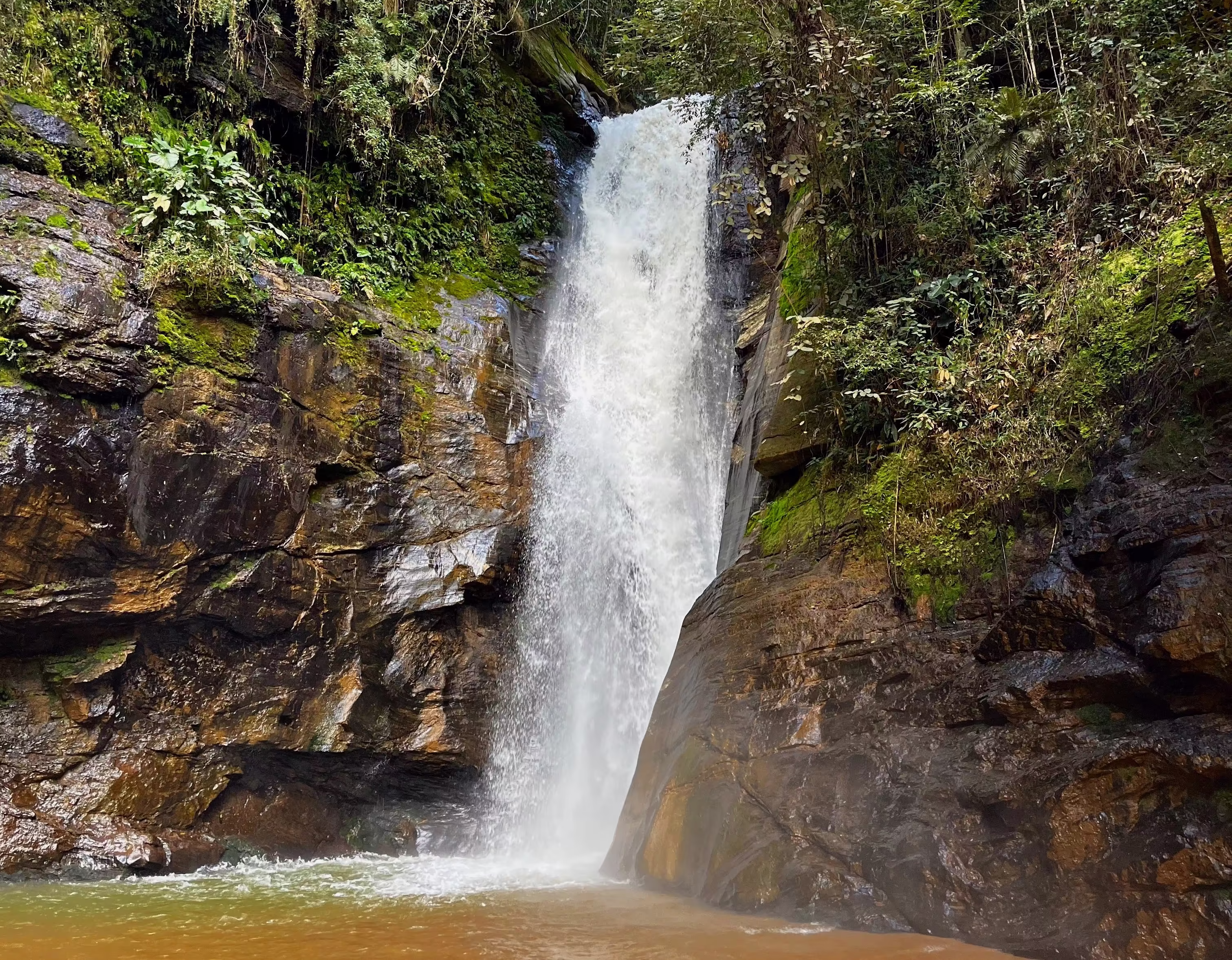 Vista da Cachoeira Iraceminha contemplada pelo Plano de Manejo em Alfredo Chaves ES.