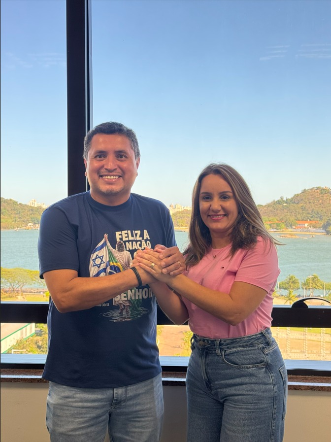 Renan Delfino apoia Manuela Pedrosa em anúncio oficial para as eleições de 2026.