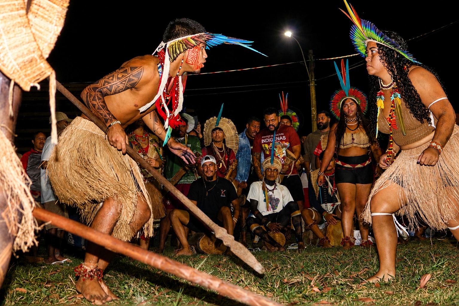 Manifestação cultural na Festa da Imbirema na Aldeia Caieiras Velha.