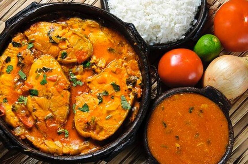 Panela de barro com moqueca capixaba preparada no Festival da Moqueca Capixaba em Anchieta.