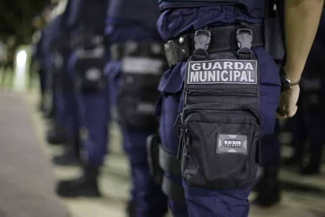 Agentes da Guarda Civil Municipal de Anchieta em comemoração aos 18 anos da instituição.