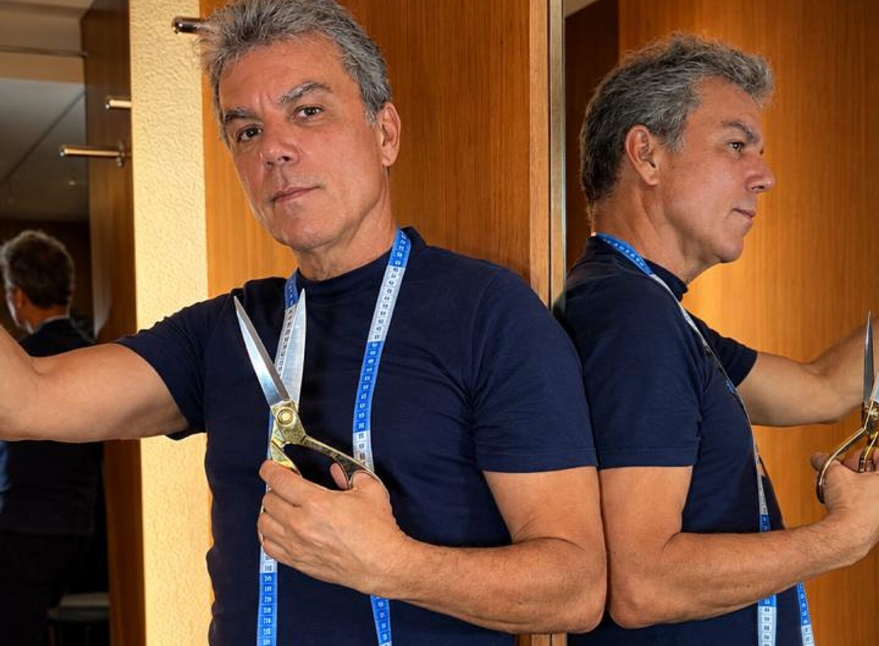 O estilista Ivan Aguilar apresenta detalhes da coleção de alta alfaiataria.