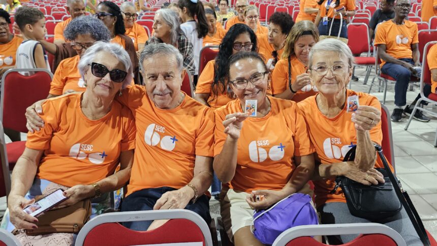 Idosos em atividade em grupo no projeto Sesc Cariacica Vagas Gratuitas.