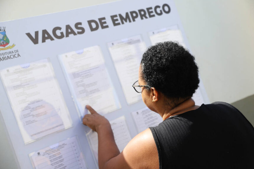 Atendimento da Agência do Trabalhador para vagas de emprego em Cariacica.