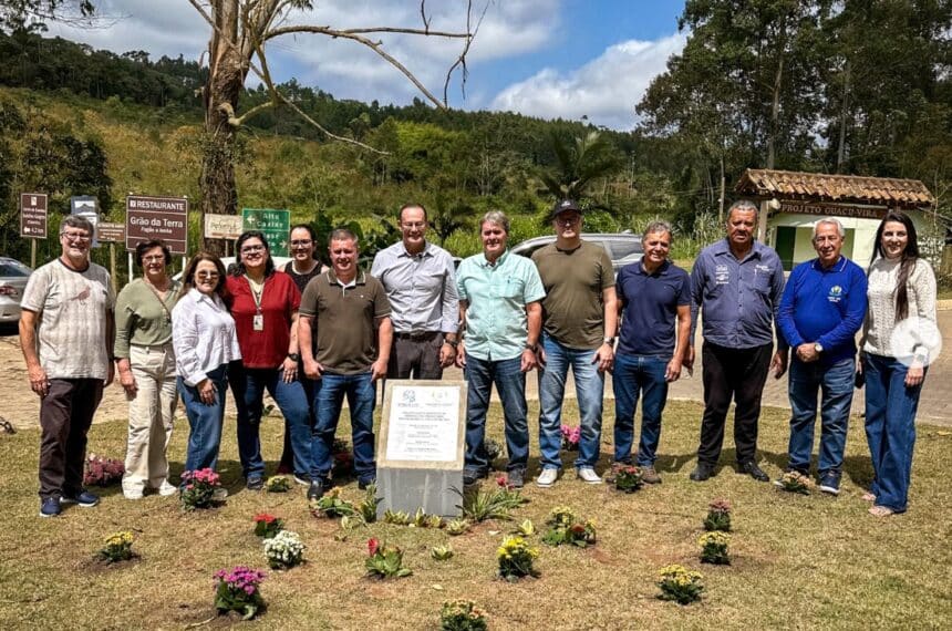 Obras da Seag entregam novas vias recapeadas no trecho da rodovia no Alto Caxixe em Venda Nova do Imigrante Espírito Santo.