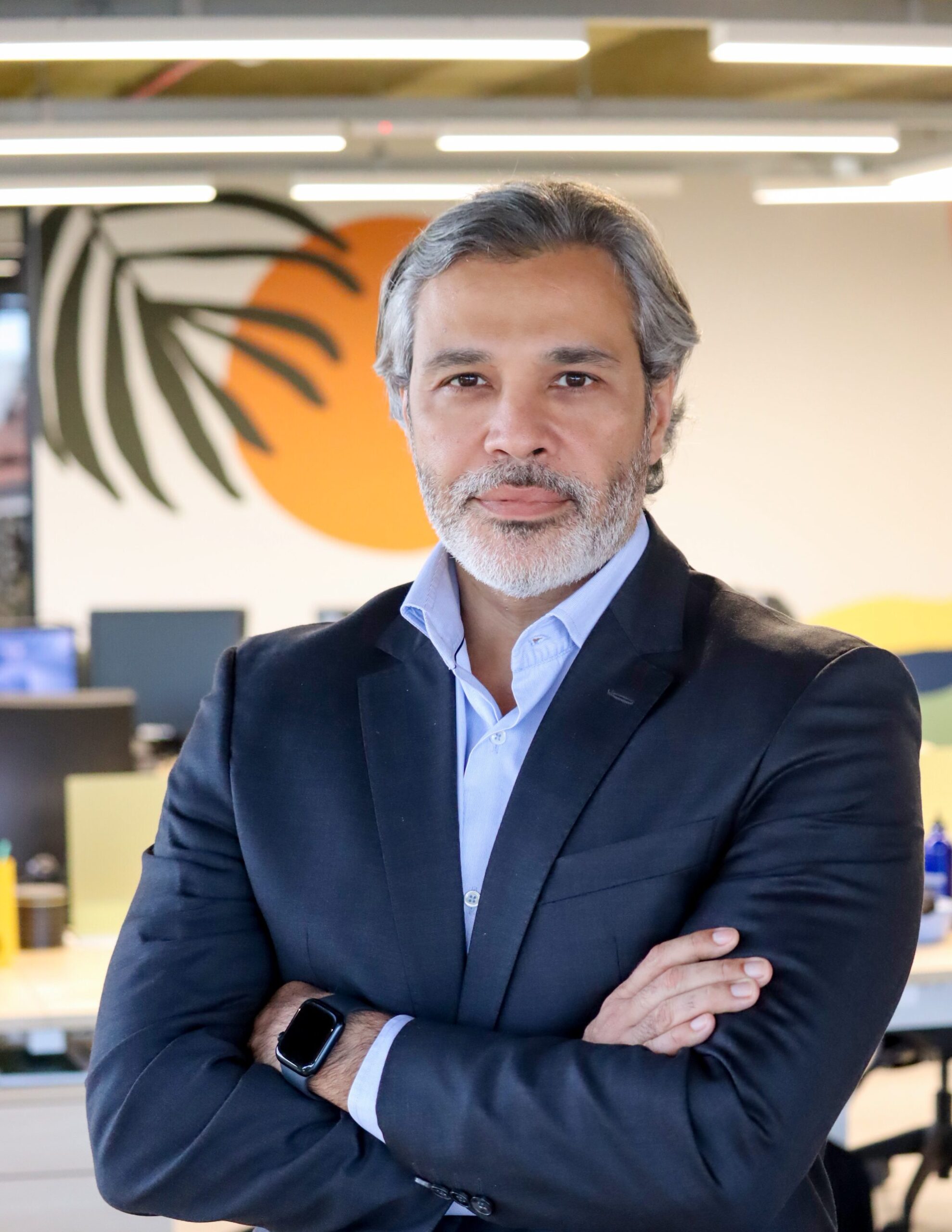 Antonio Toledo em foto oficial de divulgação de seu novo ciclo profissional e livro.