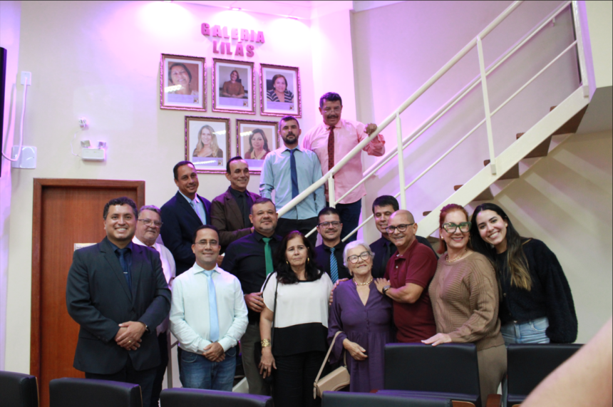 Câmara de Anchieta durante a cerimônia de inauguração da Galeria Lilás.