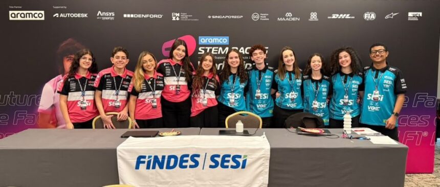 STEM Racing em Singapura representando as equipes do SESI ES.