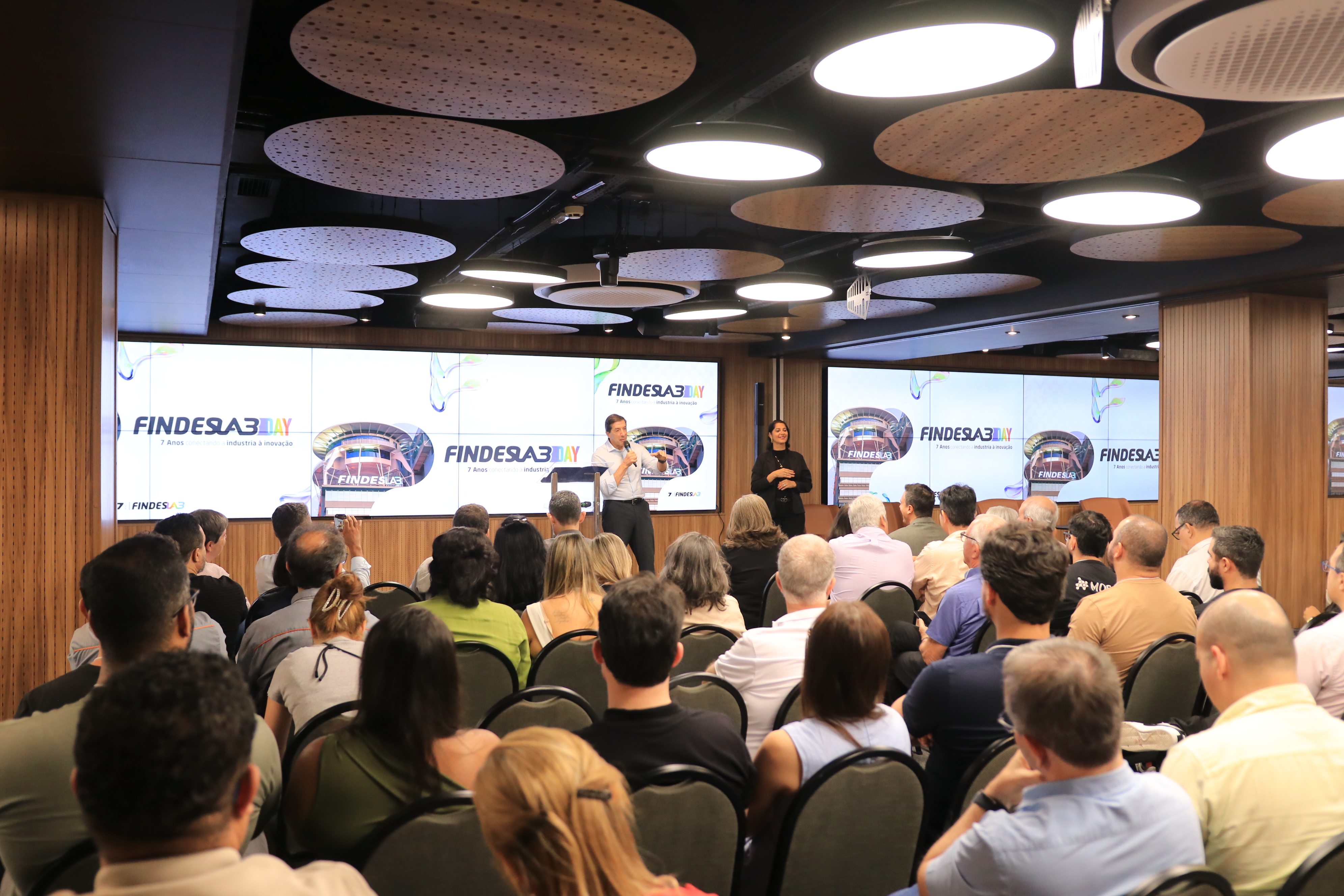 FINDESLAB lança diagnóstico gratuito de inteligência artificial durante o FINDESLAB Day em Vitoria.