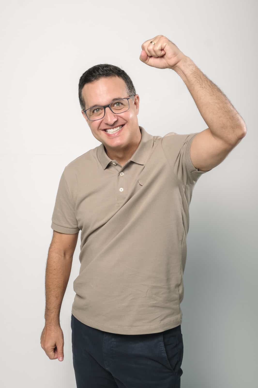 Gandini amplia votação e comemora a reeleição para deputado estadual do Espírito Santo