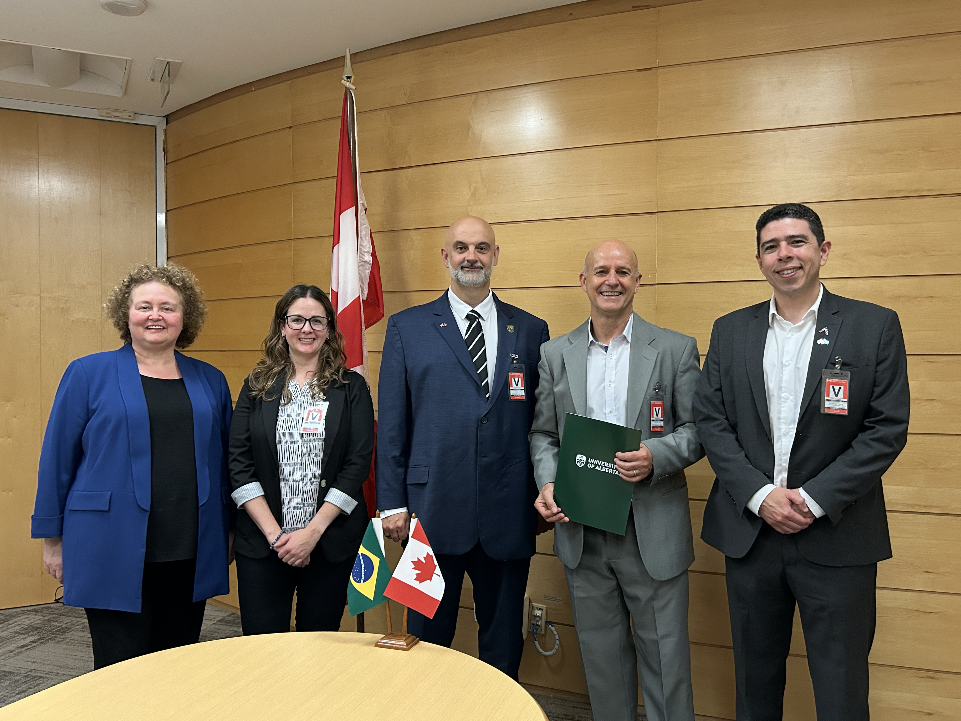 Instituto Atlântico firma parceria internacional de inteligência artificial com universidade canadense.