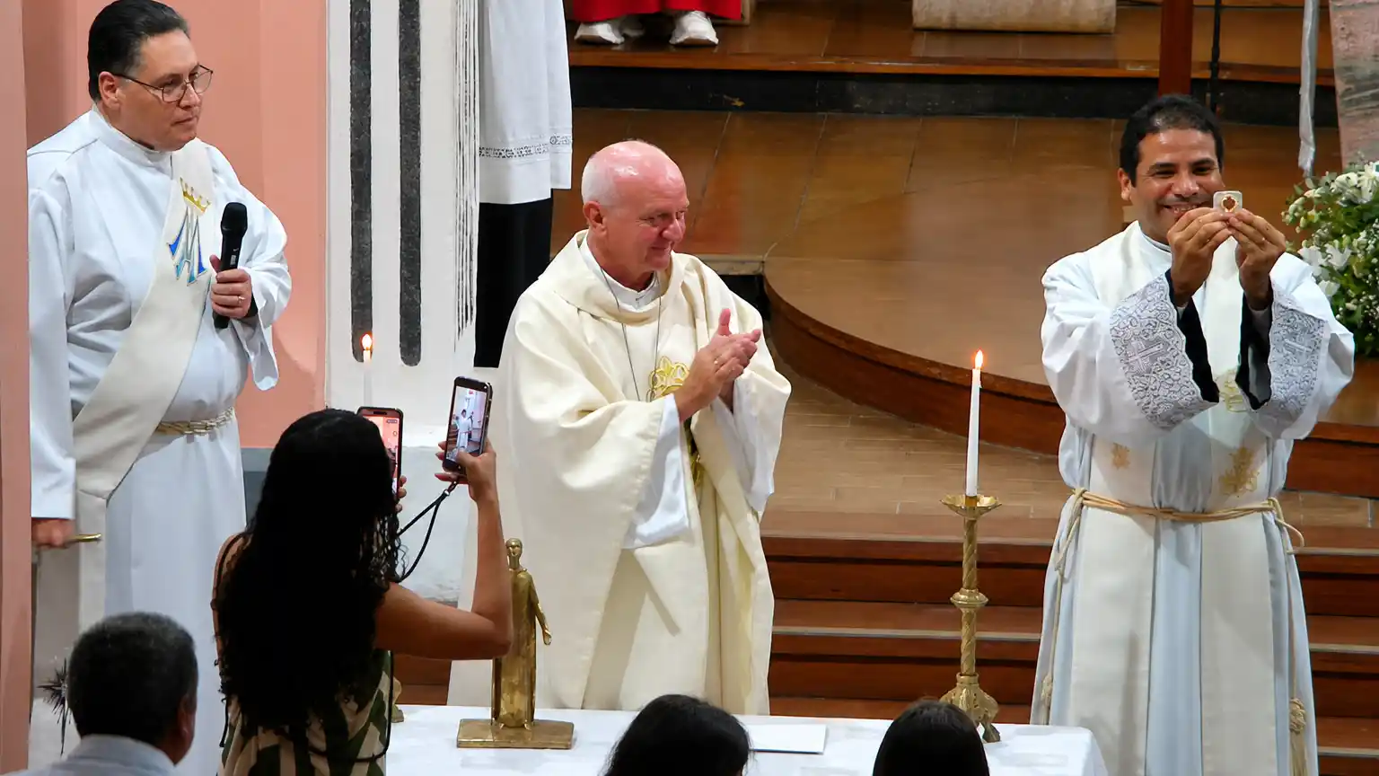 Santuário de Anchieta realiza entrega solene de relíquia de primeiro grau para diocese na Bahia.